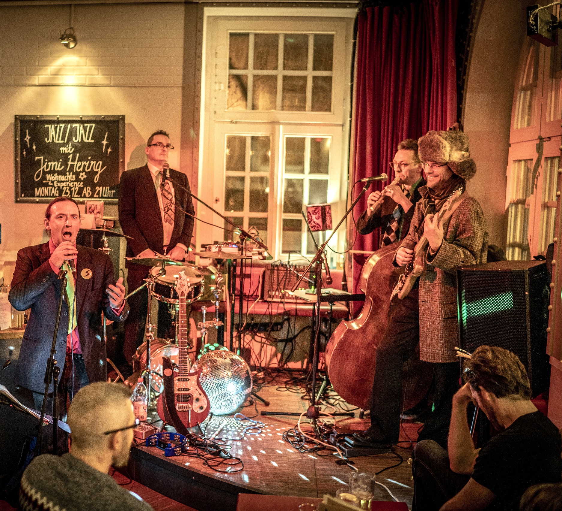 JIMI HERING WEIHNACHTS EXPERIENCE & MOVING KRIPPENSPIELERS